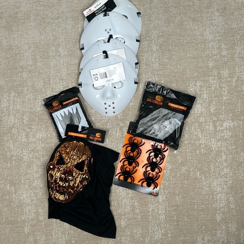 Halloween 🎃 masks and decor